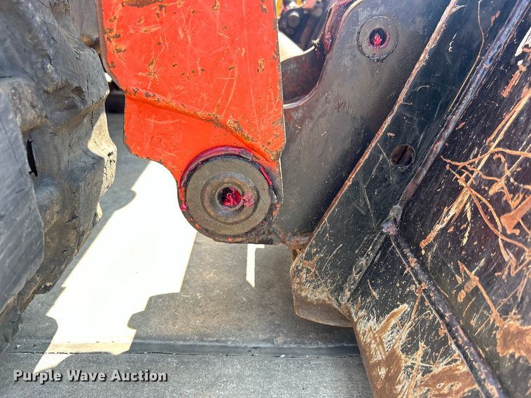 image for item DO6653 Kubota SVL65-2 tracked skid steer loader