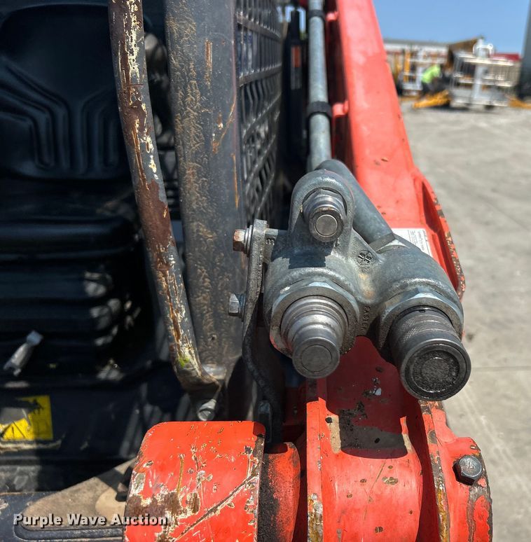 image for item DO6653 Kubota SVL65-2 tracked skid steer loader