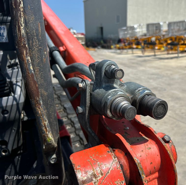 image for item DO6653 Kubota SVL65-2 tracked skid steer loader