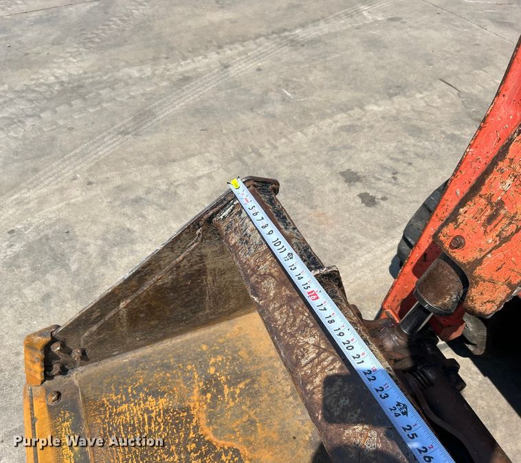 image for item DO6653 Kubota SVL65-2 tracked skid steer loader