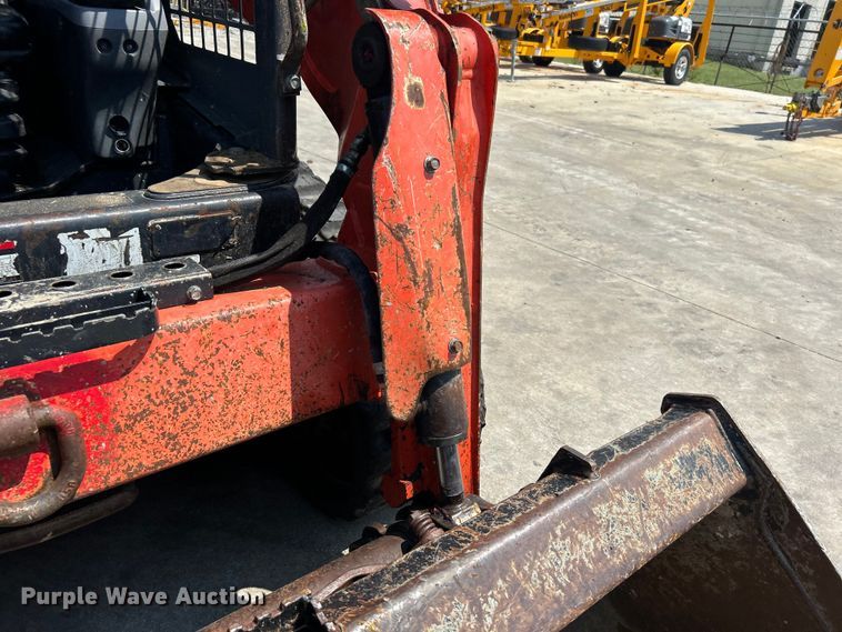 image for item DO6653 Kubota SVL65-2 tracked skid steer loader