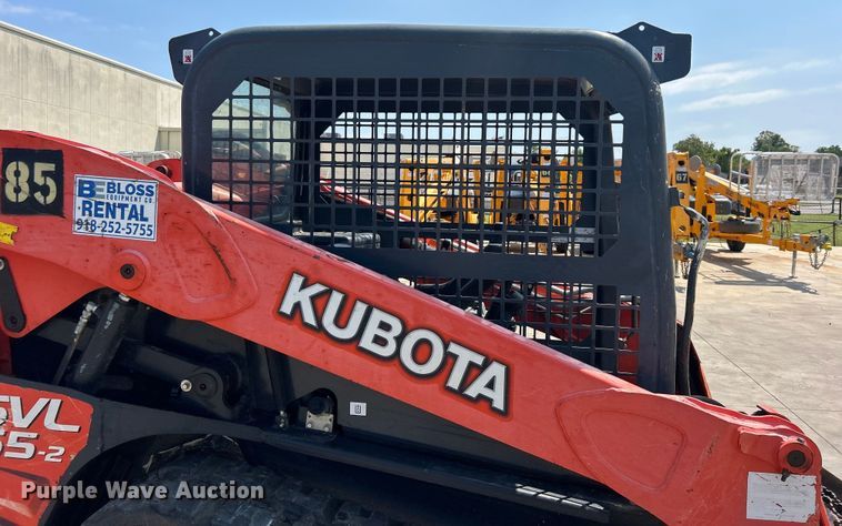 image for item DO6653 Kubota SVL65-2 tracked skid steer loader