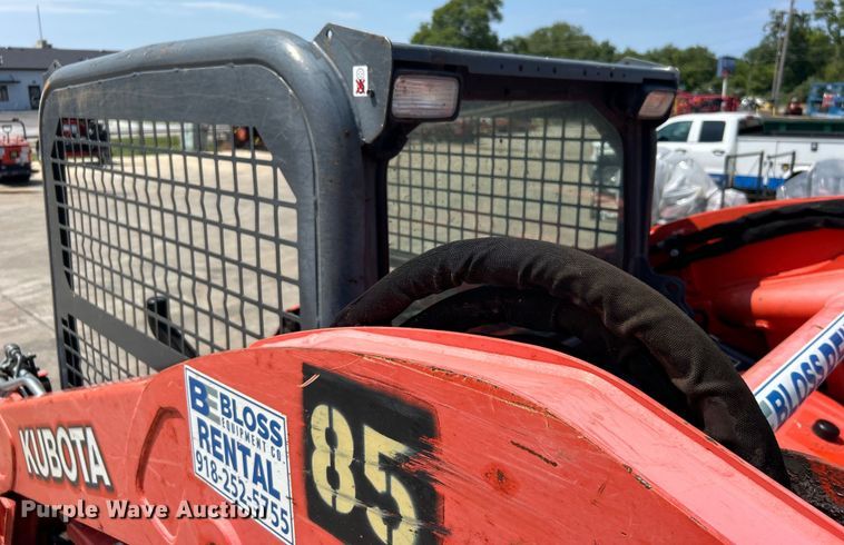 image for item DO6653 Kubota SVL65-2 tracked skid steer loader