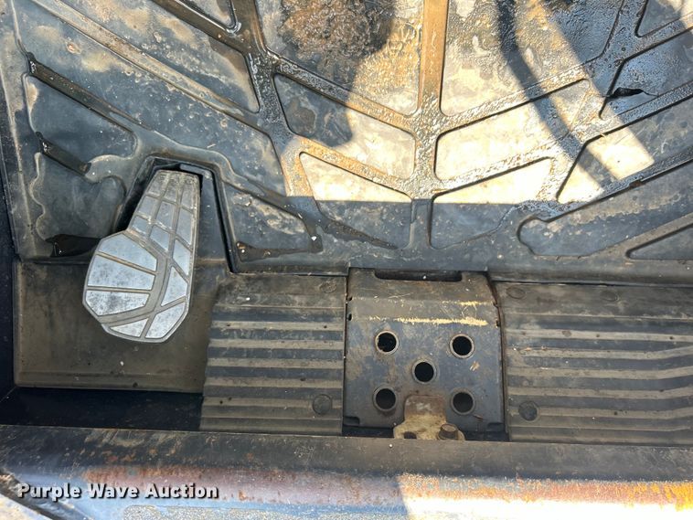 image for item DO6653 Kubota SVL65-2 tracked skid steer loader