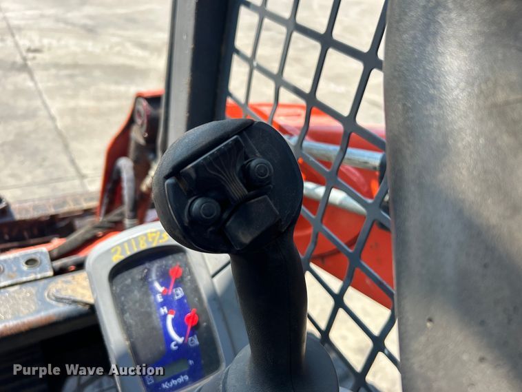 image for item DO6653 Kubota SVL65-2 tracked skid steer loader