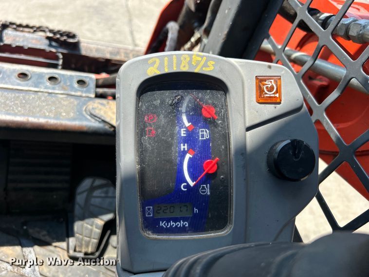 image for item DO6653 Kubota SVL65-2 tracked skid steer loader