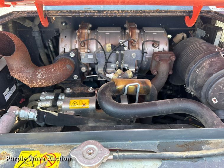 image for item DO6653 Kubota SVL65-2 tracked skid steer loader