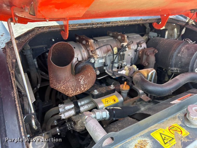 image for item DO6653 Kubota SVL65-2 tracked skid steer loader