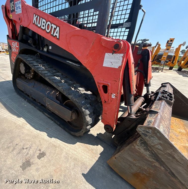 image for item DO6653 Kubota SVL65-2 tracked skid steer loader