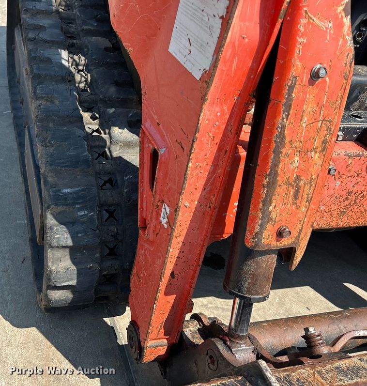 image for item DO6653 Kubota SVL65-2 tracked skid steer loader