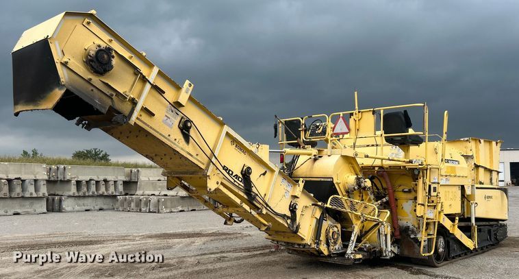 image for item DO6656 2017 Terex CR662RM paver