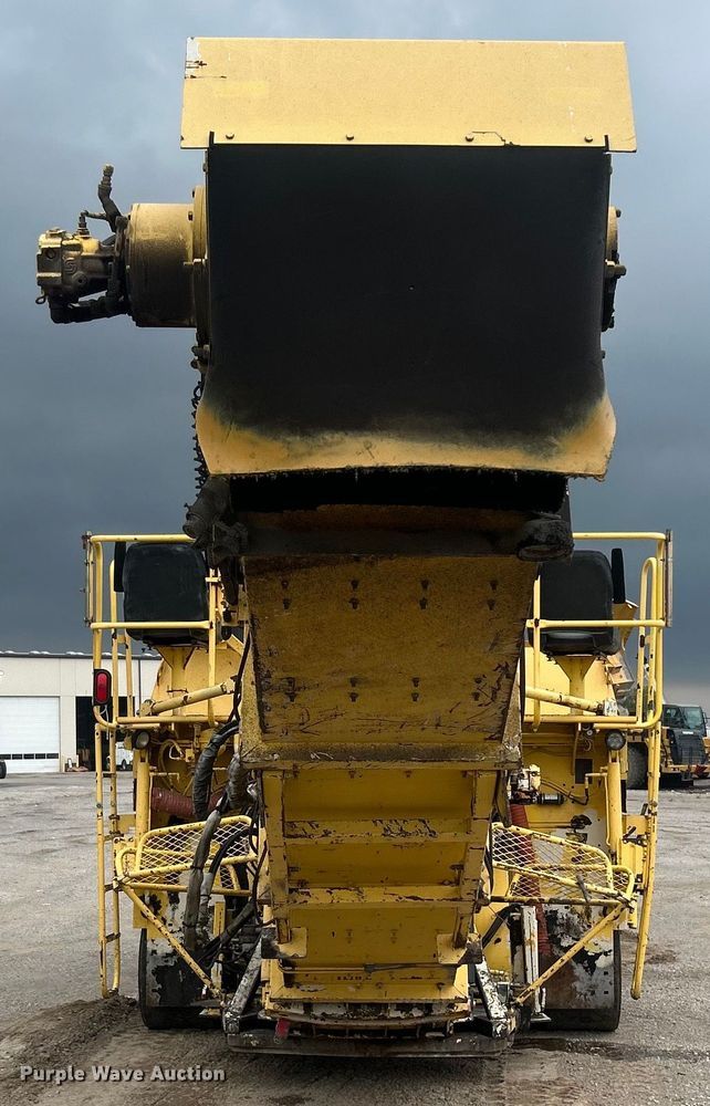 image for item DO6656 2017 Terex CR662RM paver