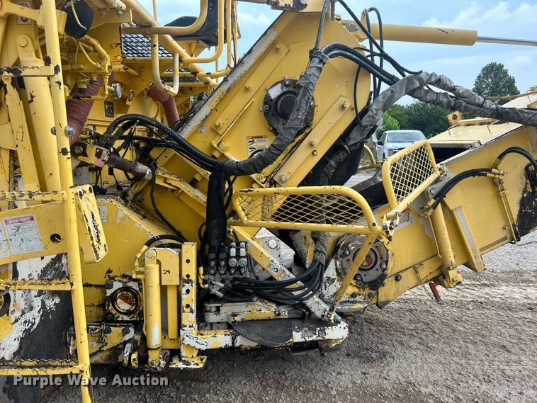 image for item DO6656 2017 Terex CR662RM paver