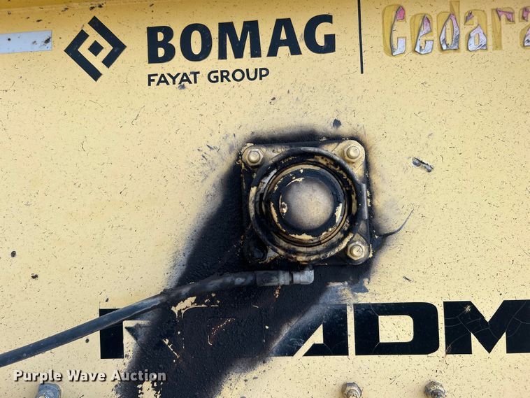 image for item DO6656 2017 Terex CR662RM paver