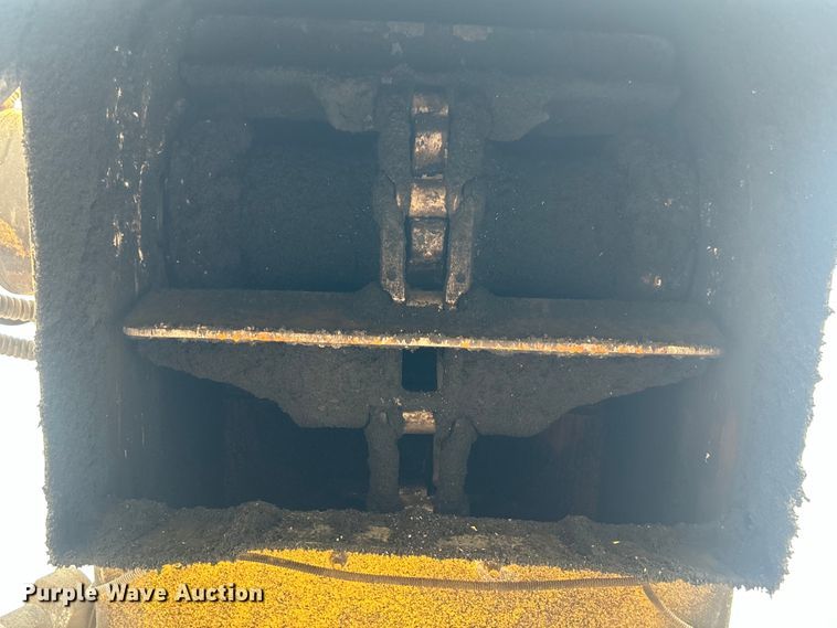 image for item DO6656 2017 Terex CR662RM paver