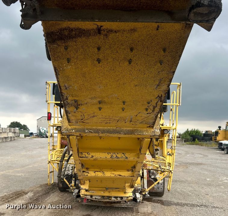 image for item DO6656 2017 Terex CR662RM paver