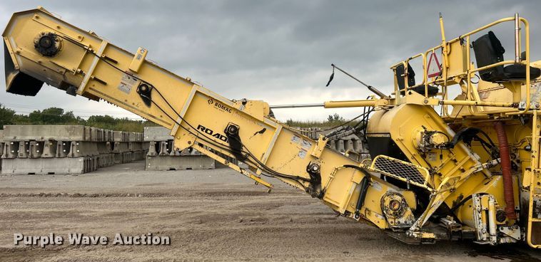 image for item DO6656 2017 Terex CR662RM paver