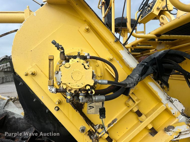 image for item DO6656 2017 Terex CR662RM paver