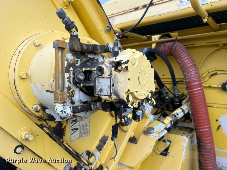 image for item DO6656 2017 Terex CR662RM paver