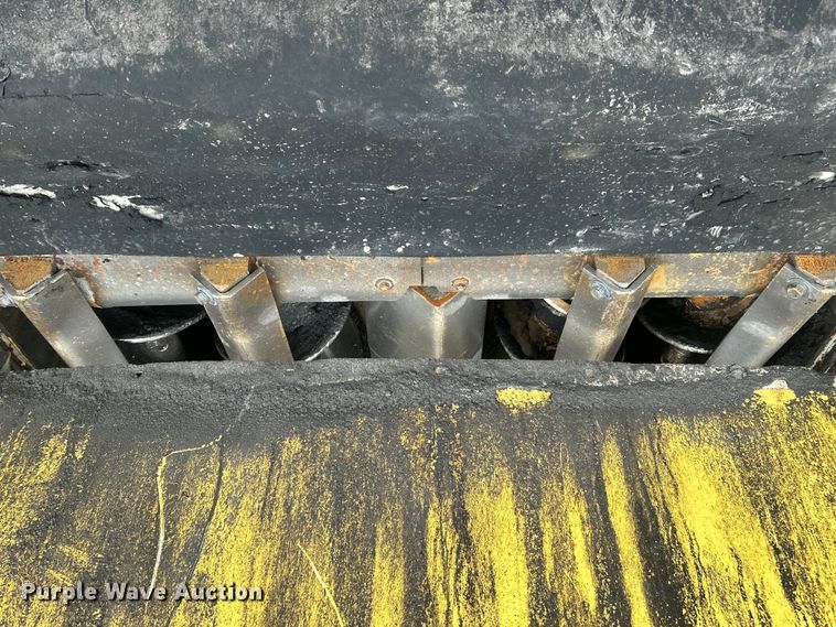 image for item DO6656 2017 Terex CR662RM paver