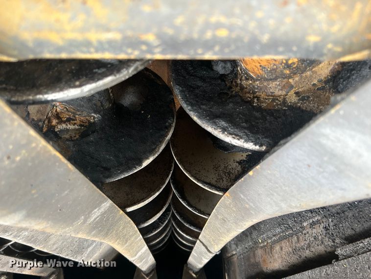 image for item DO6656 2017 Terex CR662RM paver