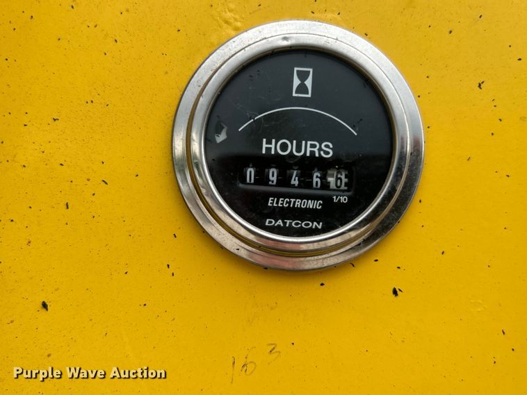 image for item DO6656 2017 Terex CR662RM paver