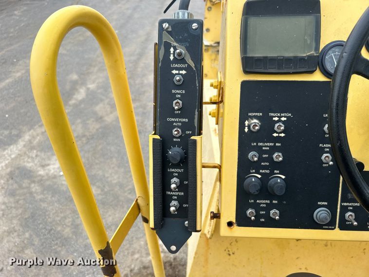 image for item DO6656 2017 Terex CR662RM paver