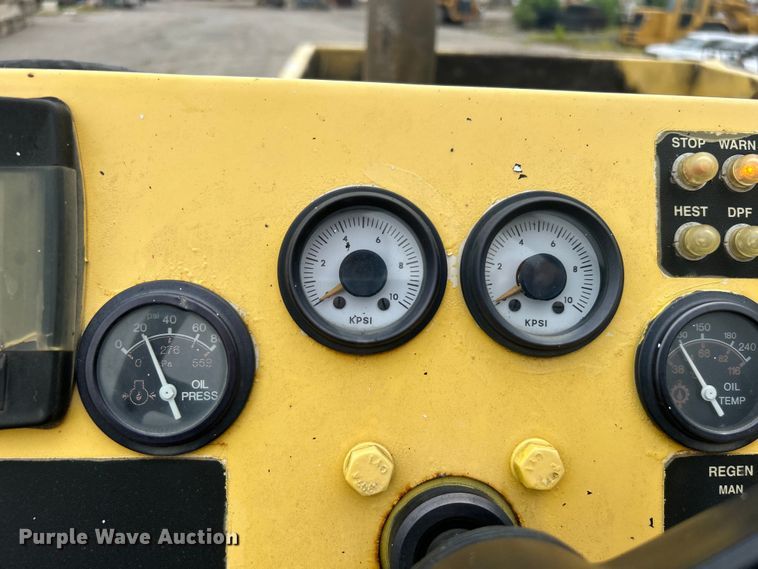 image for item DO6656 2017 Terex CR662RM paver