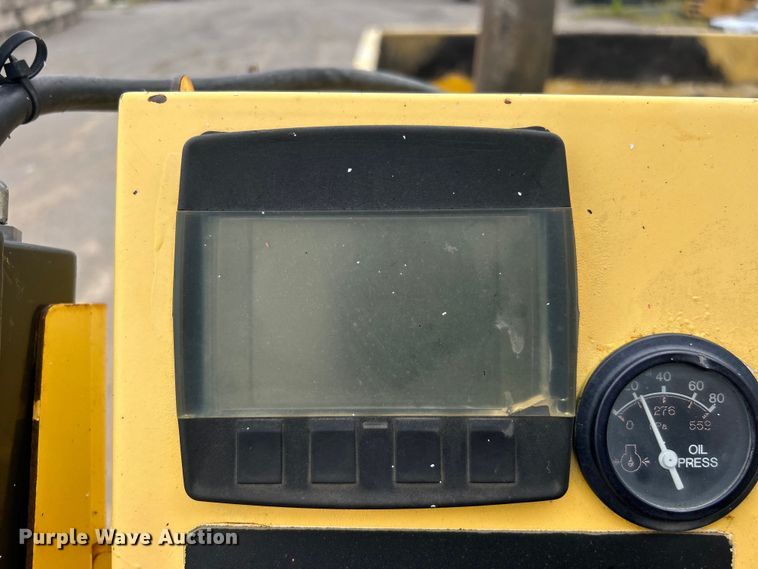 image for item DO6656 2017 Terex CR662RM paver