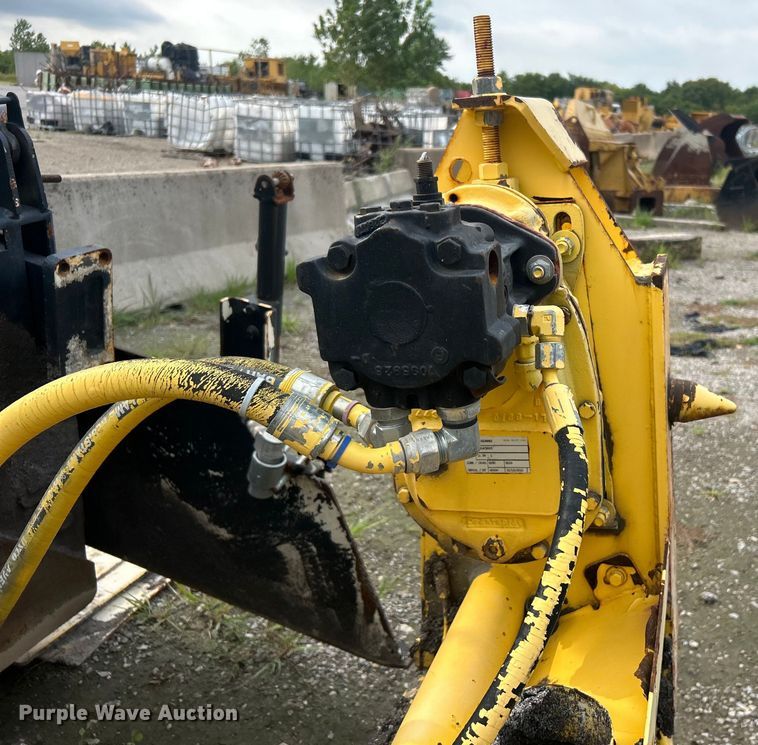 image for item DO6656 2017 Terex CR662RM paver