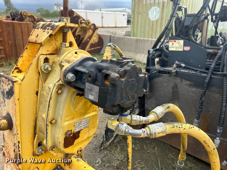 image for item DO6656 2017 Terex CR662RM paver