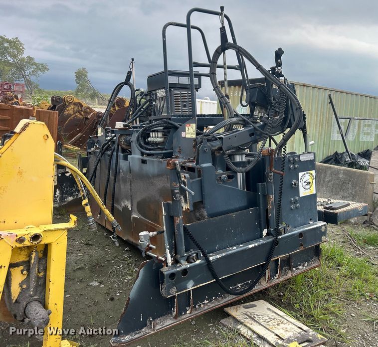 image for item DO6656 2017 Terex CR662RM paver