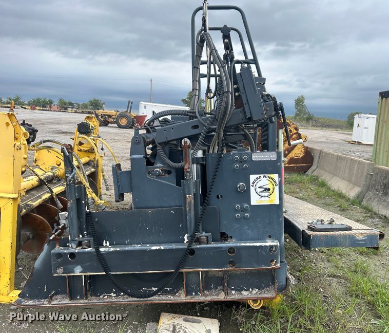 image for item DO6656 2017 Terex CR662RM paver