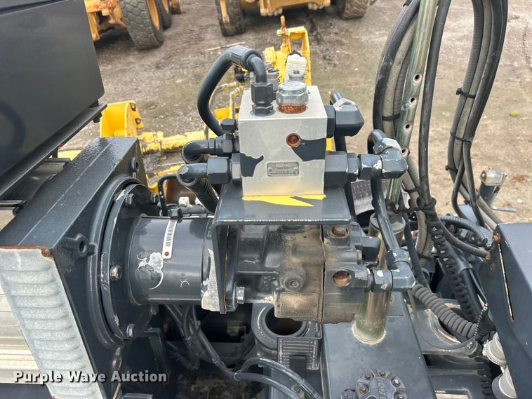 image for item DO6656 2017 Terex CR662RM paver