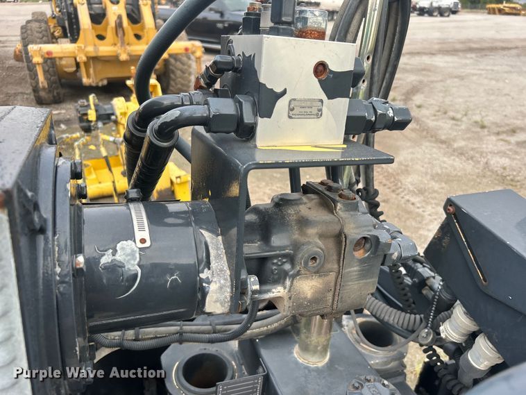 image for item DO6656 2017 Terex CR662RM paver