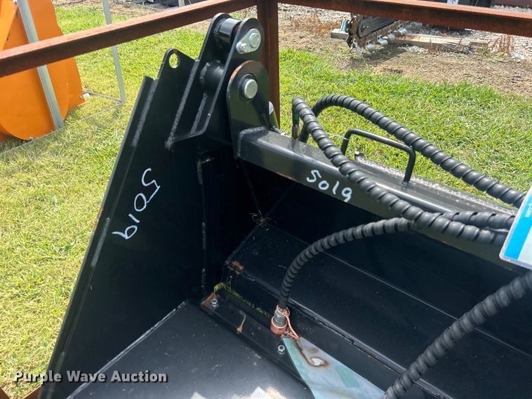 image for item DO6661 2023 Topcat 4IN1BCT 4-in-1 skid steer bucket