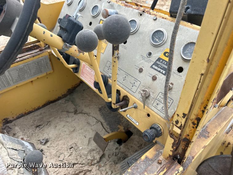 image for item DO6675 1978 Grove RT58C crane