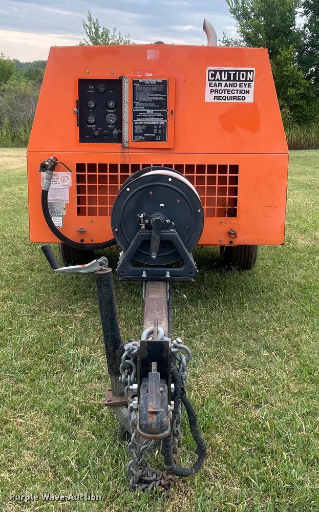 image for item DO6682 1999 Sullivan Industries DO185Q6JDB air compressor