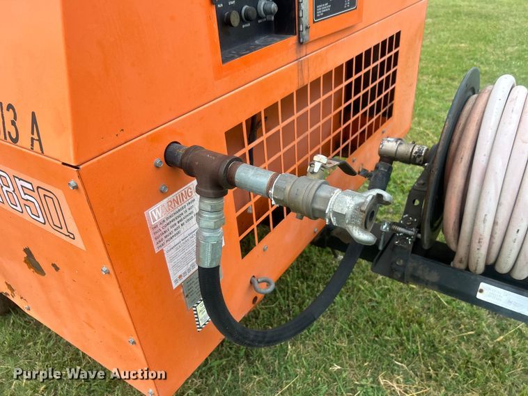 image for item DO6682 1999 Sullivan Industries DO185Q6JDB air compressor