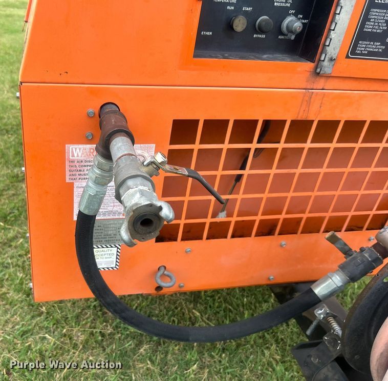 image for item DO6682 1999 Sullivan Industries DO185Q6JDB air compressor