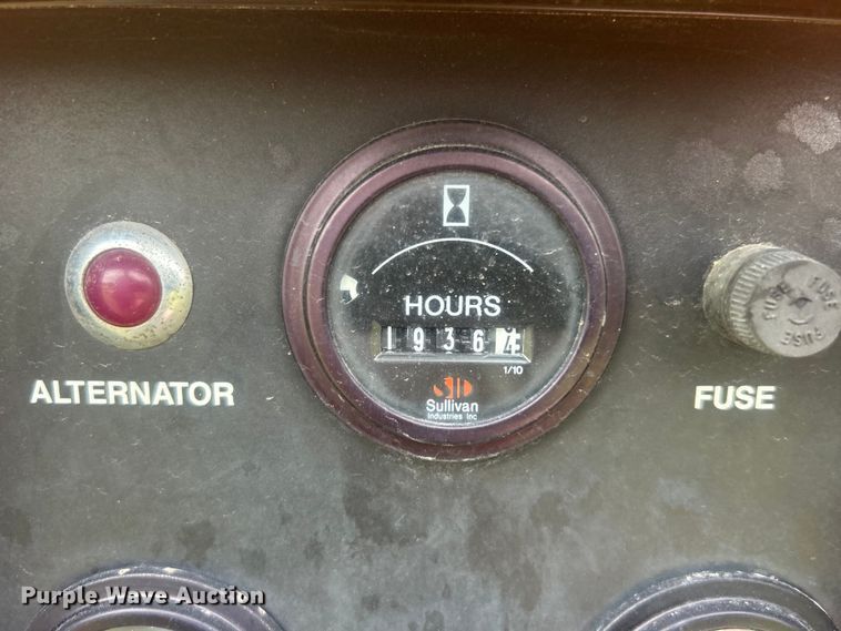 image for item DO6682 1999 Sullivan Industries DO185Q6JDB air compressor