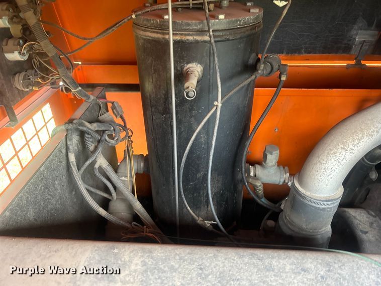 image for item DO6682 1999 Sullivan Industries DO185Q6JDB air compressor