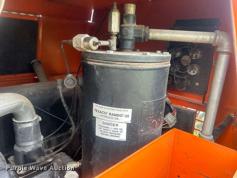 image for item DO6682 1999 Sullivan Industries DO185Q6JDB air compressor