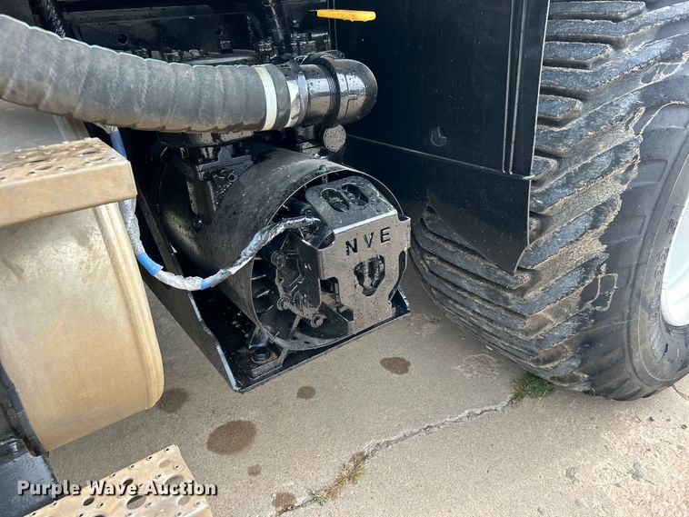 image for item DO6683 2006 Sterling A-Line vacuum truck