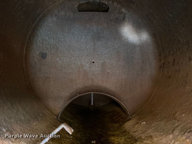 image for item DO6683 2006 Sterling A-Line vacuum truck