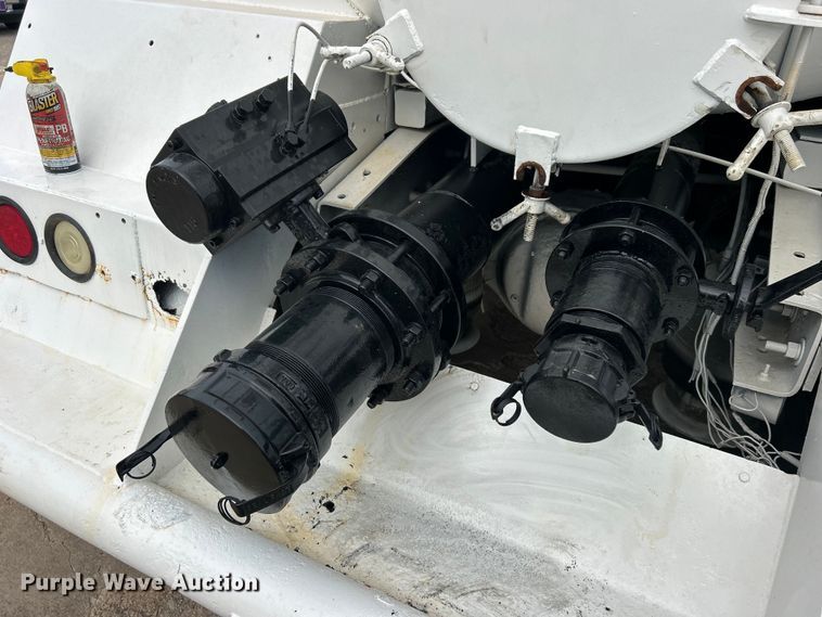 image for item DO6683 2006 Sterling A-Line vacuum truck