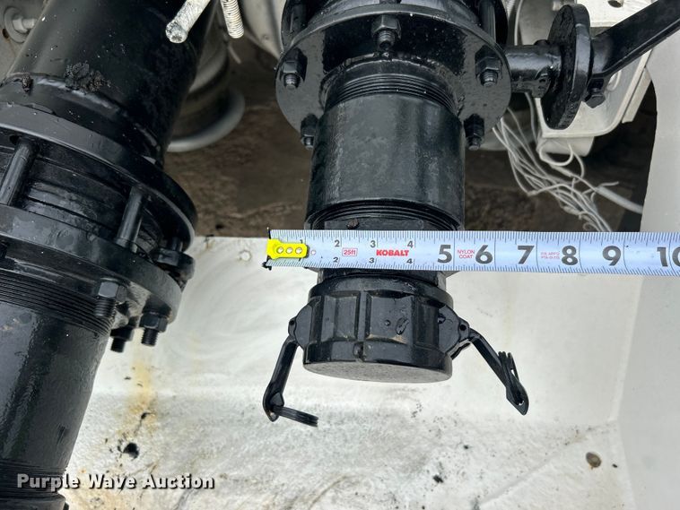 image for item DO6683 2006 Sterling A-Line vacuum truck