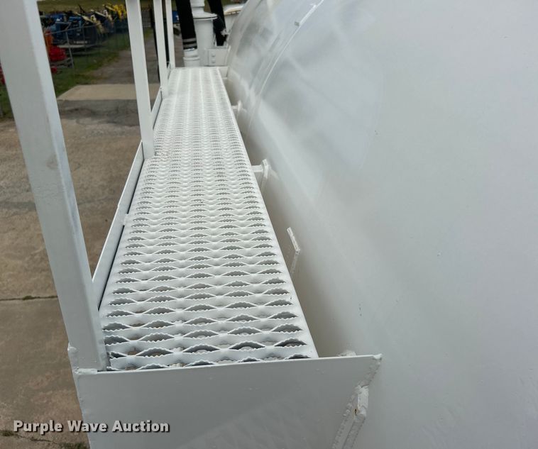 image for item DO6683 2006 Sterling A-Line vacuum truck