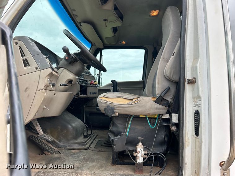 image for item DO6683 2006 Sterling A-Line vacuum truck