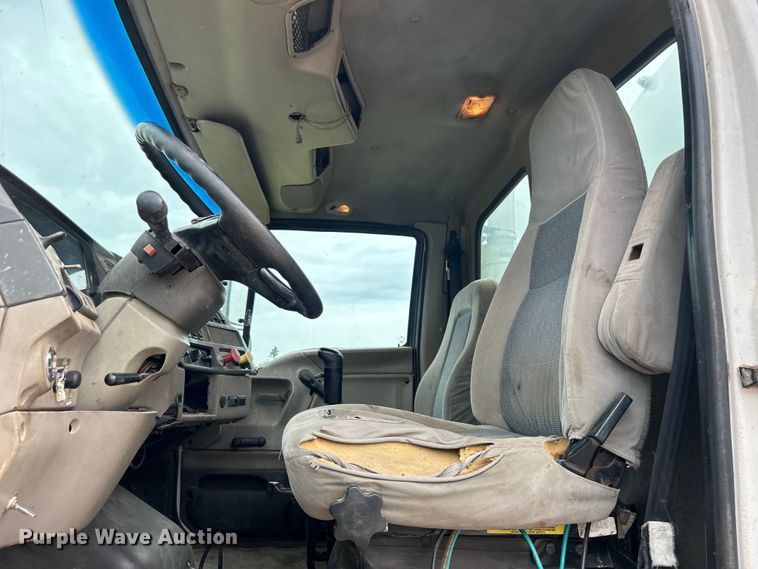 image for item DO6683 2006 Sterling A-Line vacuum truck